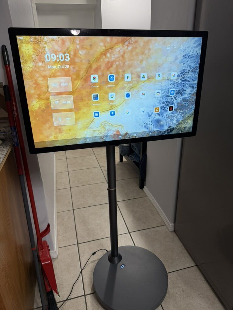 Movable TV Indoor Smart Screen 32inch