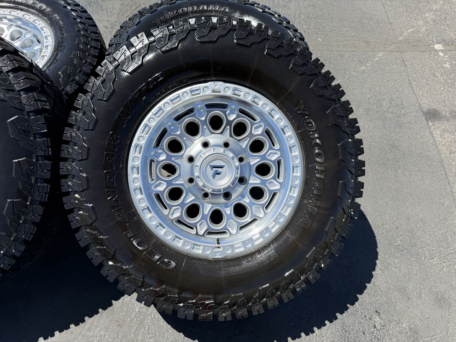 18” Fittipaldi 8 Lug 8x170 Ford 35” Yokohama A/T 35x12.50R20 F250 F350