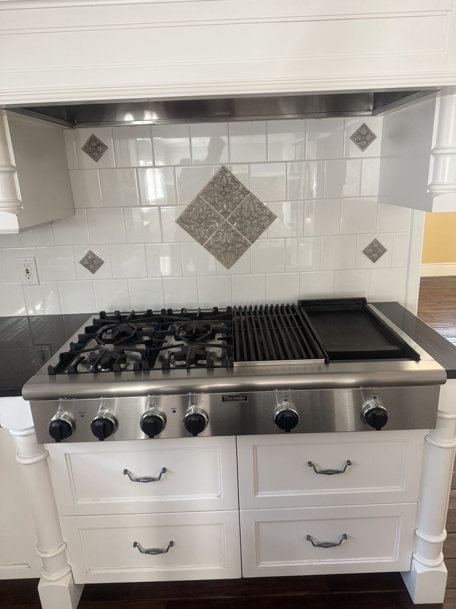 Thermador Professional Stainless Steel Gas Cooktop with Grill & Griddle
