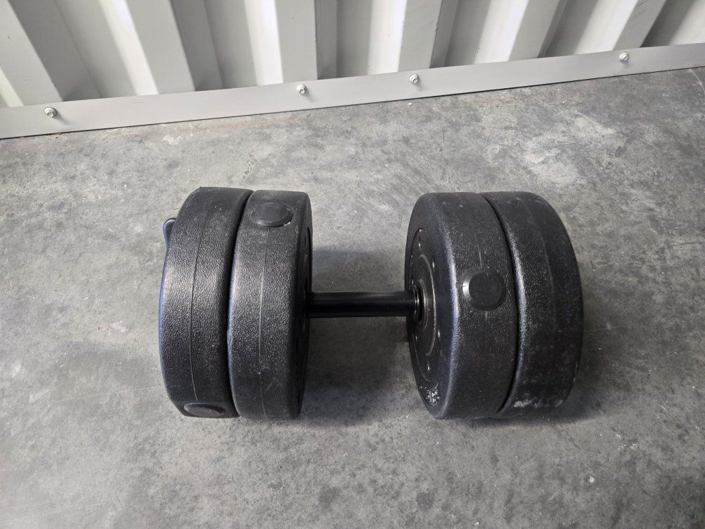 30 lbs of weight on mini bar.