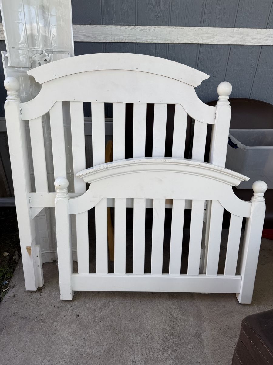 Sealy Posturepedic Twin w/ Frame