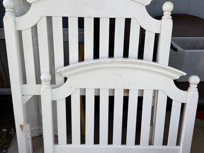 Sealy Posturepedic Twin w/ Frame