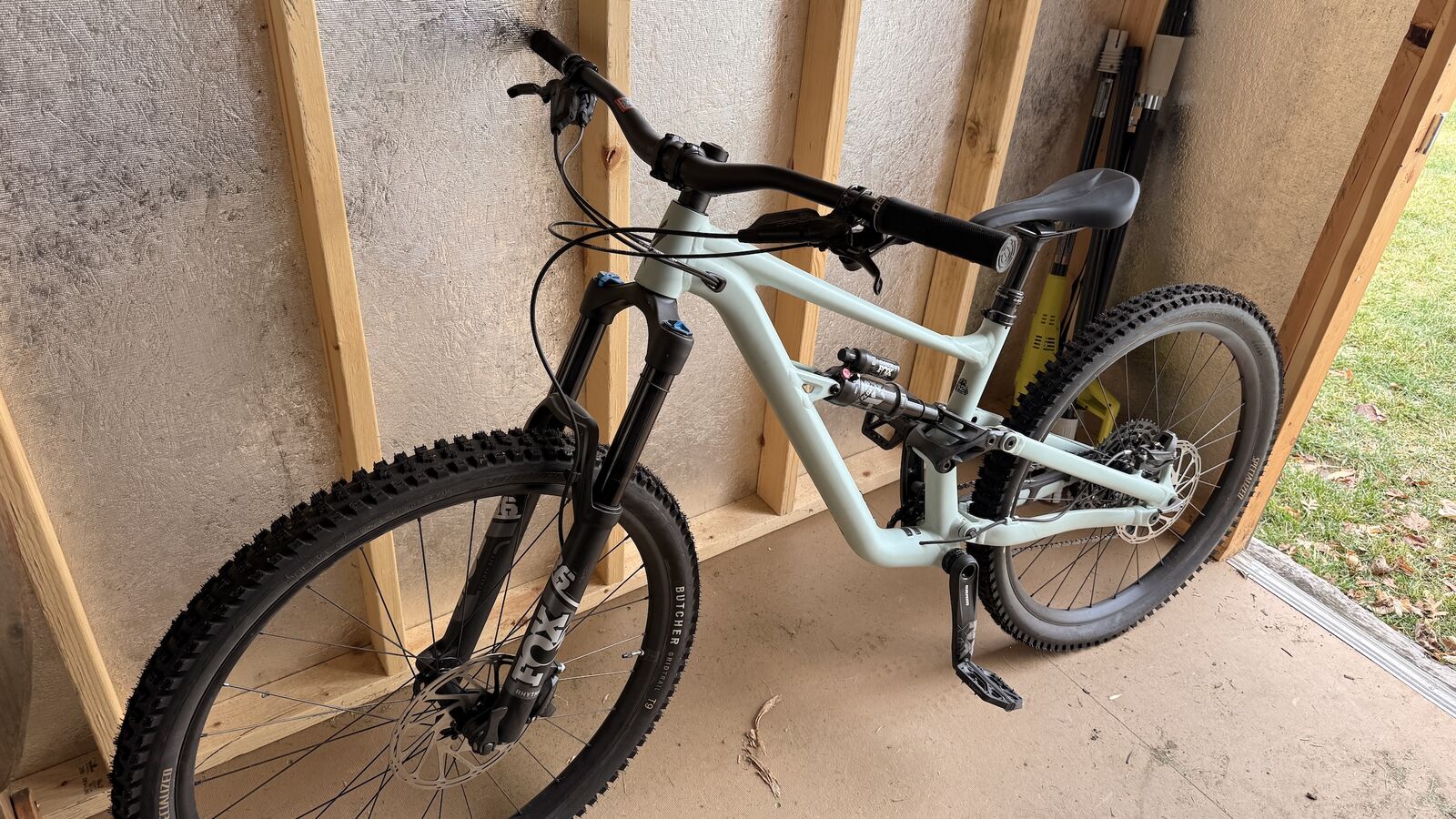 Specialized Status 160 - Size S2 - Like New