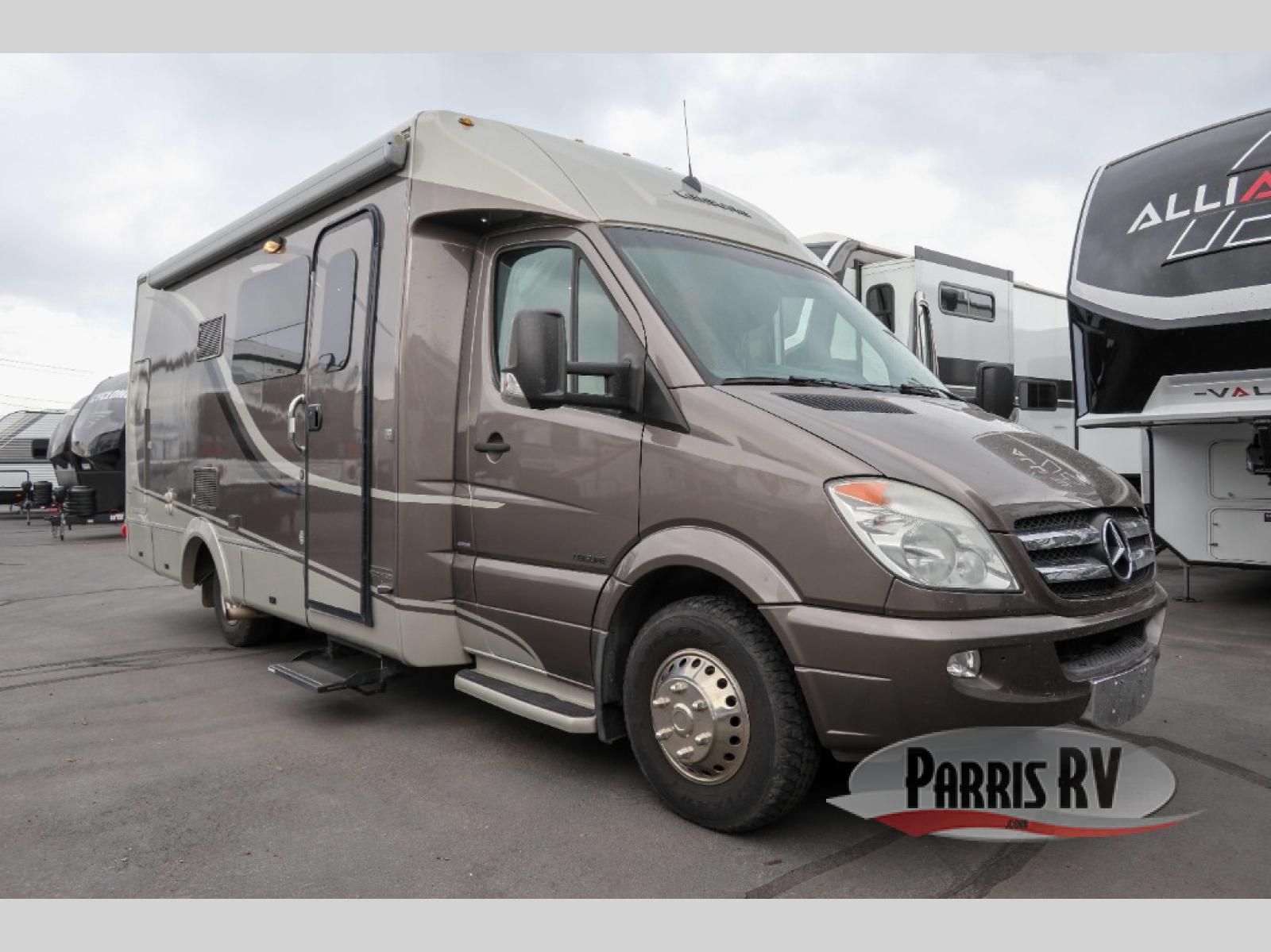 Used 2013 Leisure Travel Unity U24MB