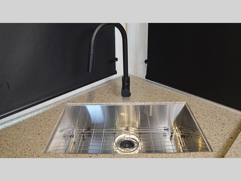 Main image 6