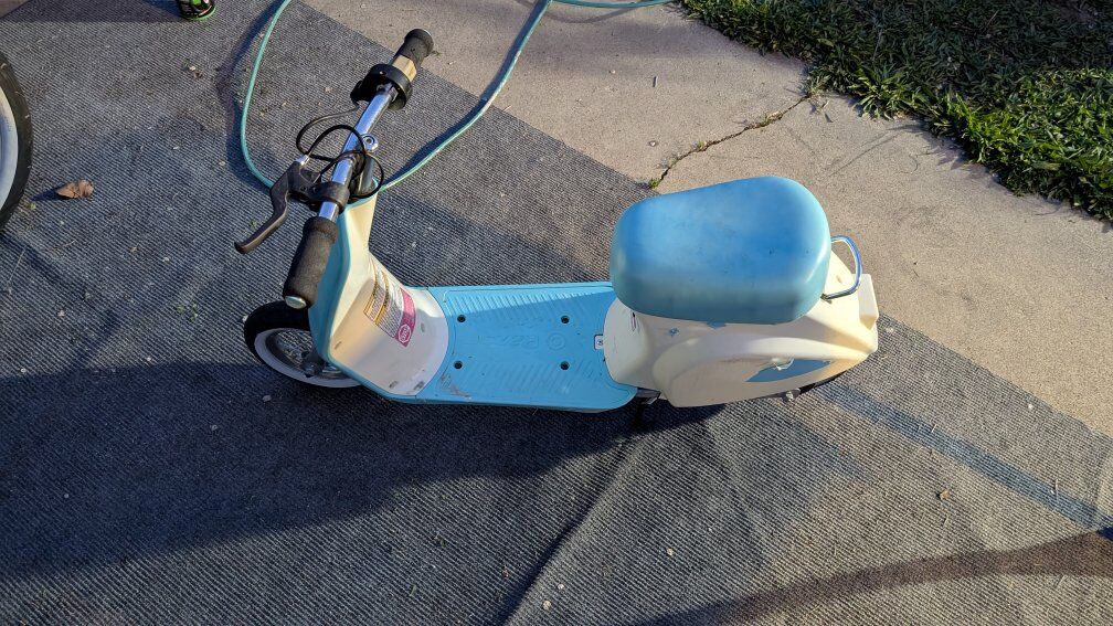 Razor Electric Moped scooter 12v