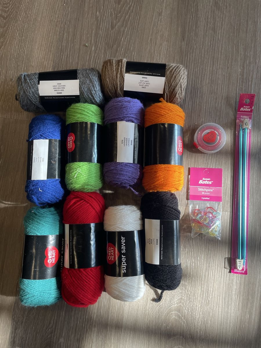 Red Heart Super Saver Yarn Lot 10 Assorted Colors Susan Bates Needles Accessories