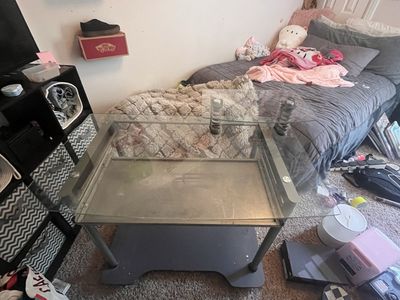 Clear and metal dest