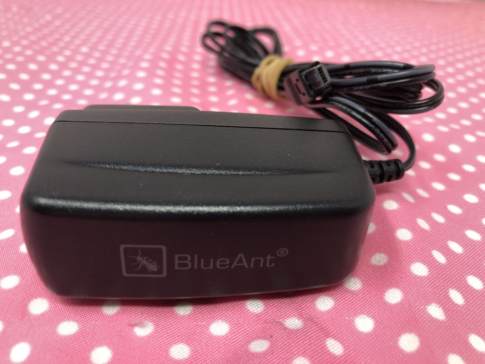 BlueAnt Headset DVE Switching Adapter