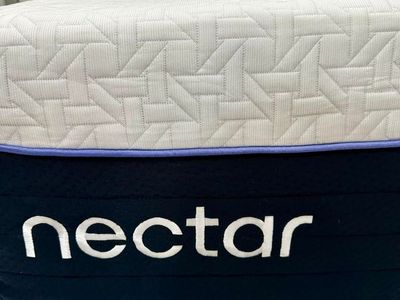 Nectar Luxe Hybrid, Queen, Like New, Perfect Condition