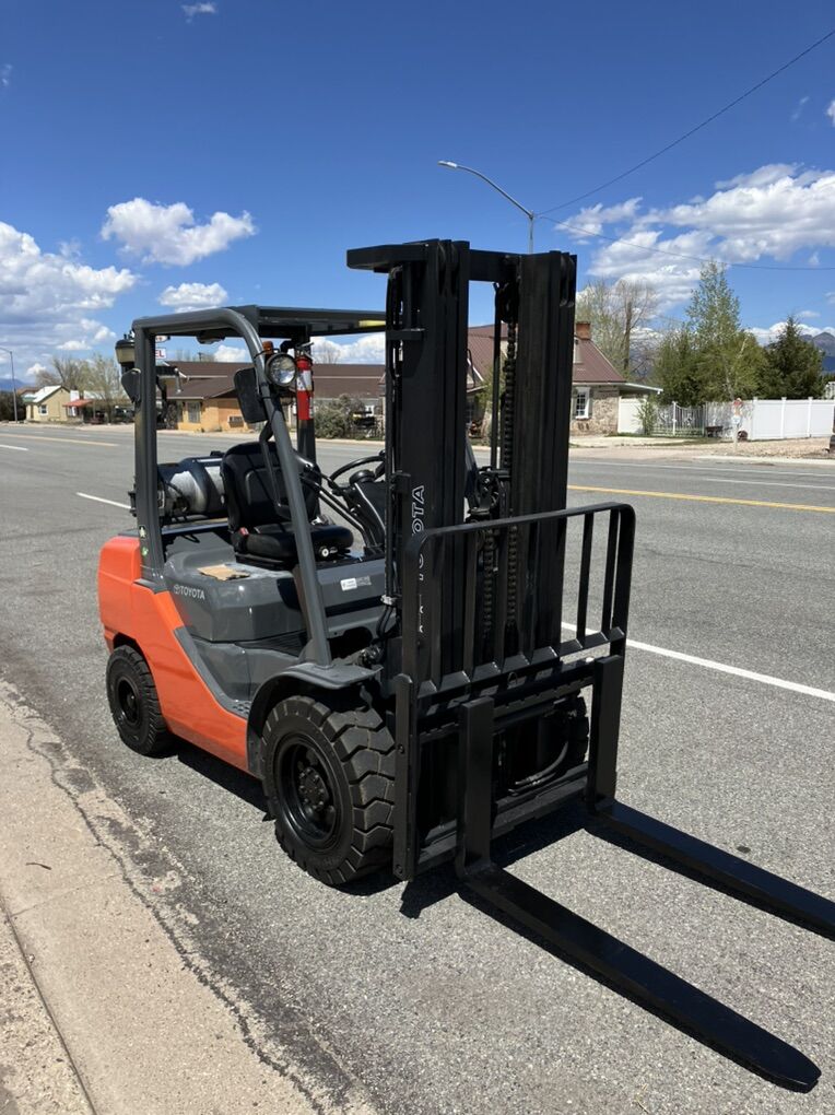 Toyota Forklifts 6,000lbs. capacity