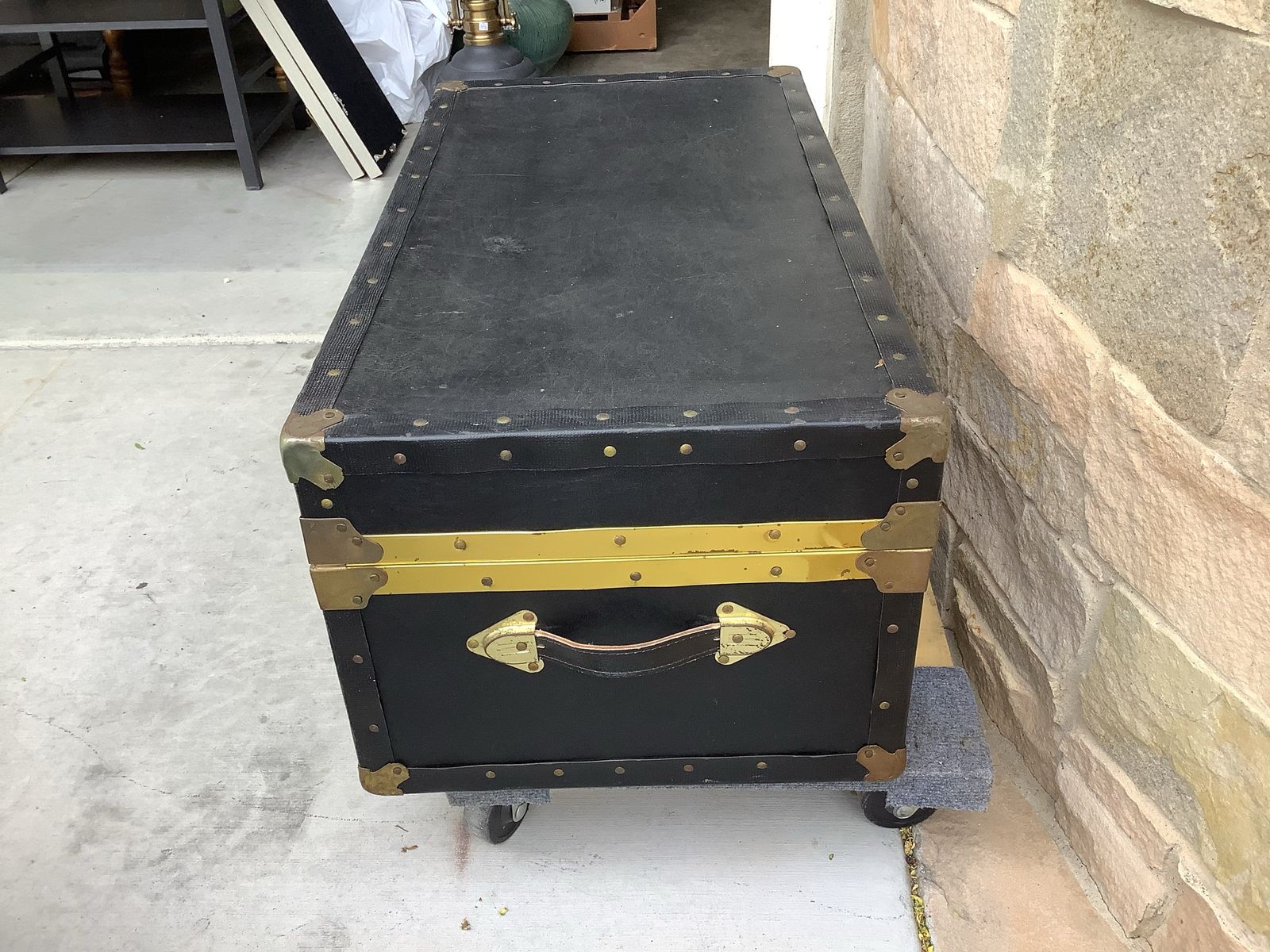 Main image 7