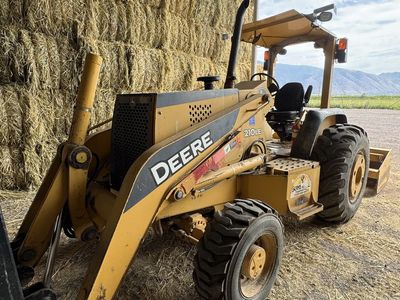 John Deere 210LE Tractor Loader