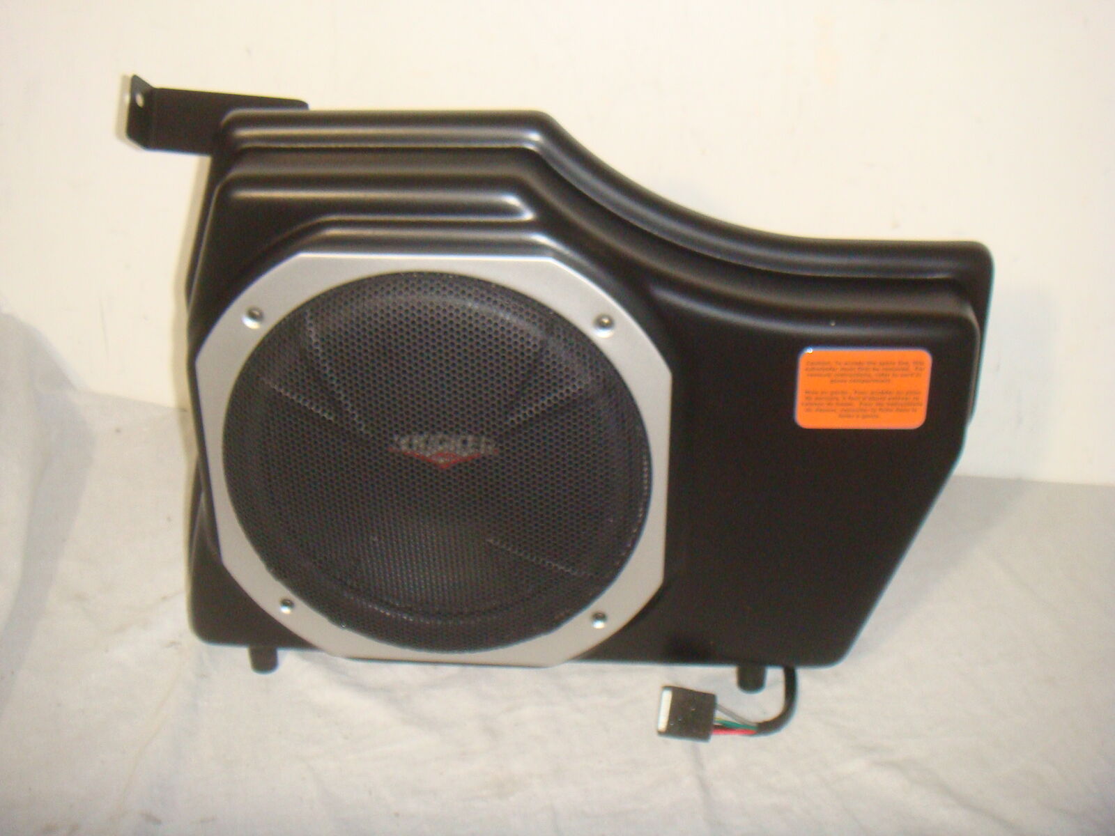 SUBARU H630SFJ302 10" POWERED KICKER SUBWOOFER W ENCLOSURE & AMP 2012-2015 SUBARU IMPREZA