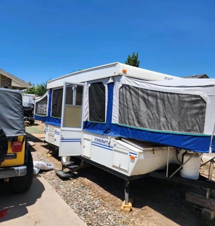 2000 Starcraft CT CM2 24' Popup Trailer