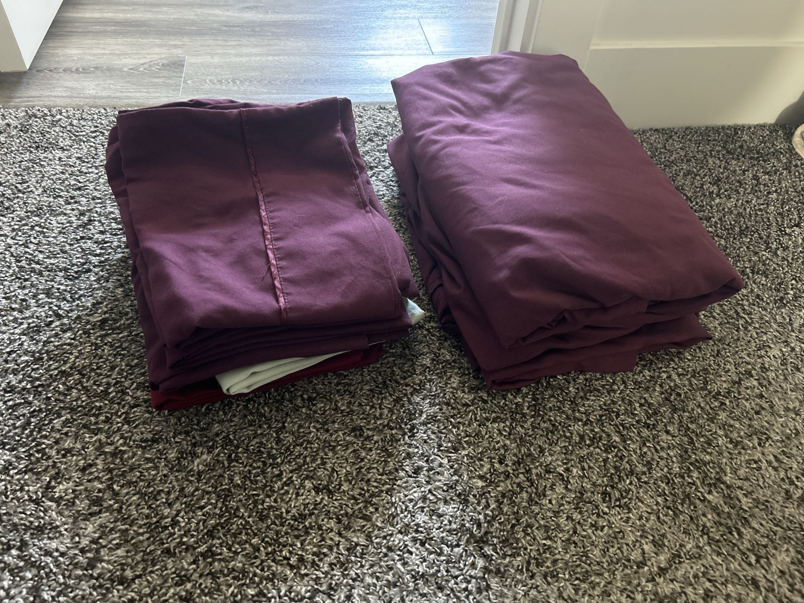 Free sheets: king size and pillow cases.