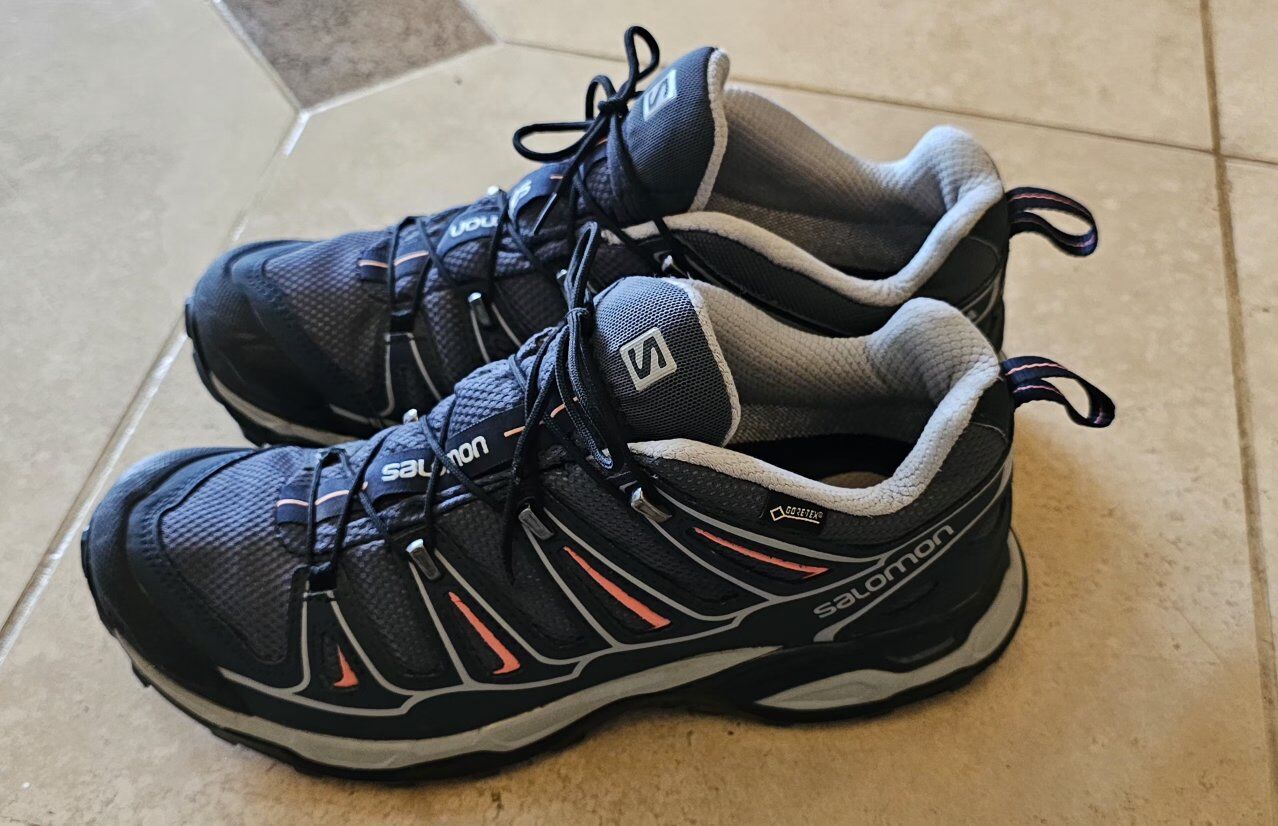 Salomon Trail Shoes Size 9.5