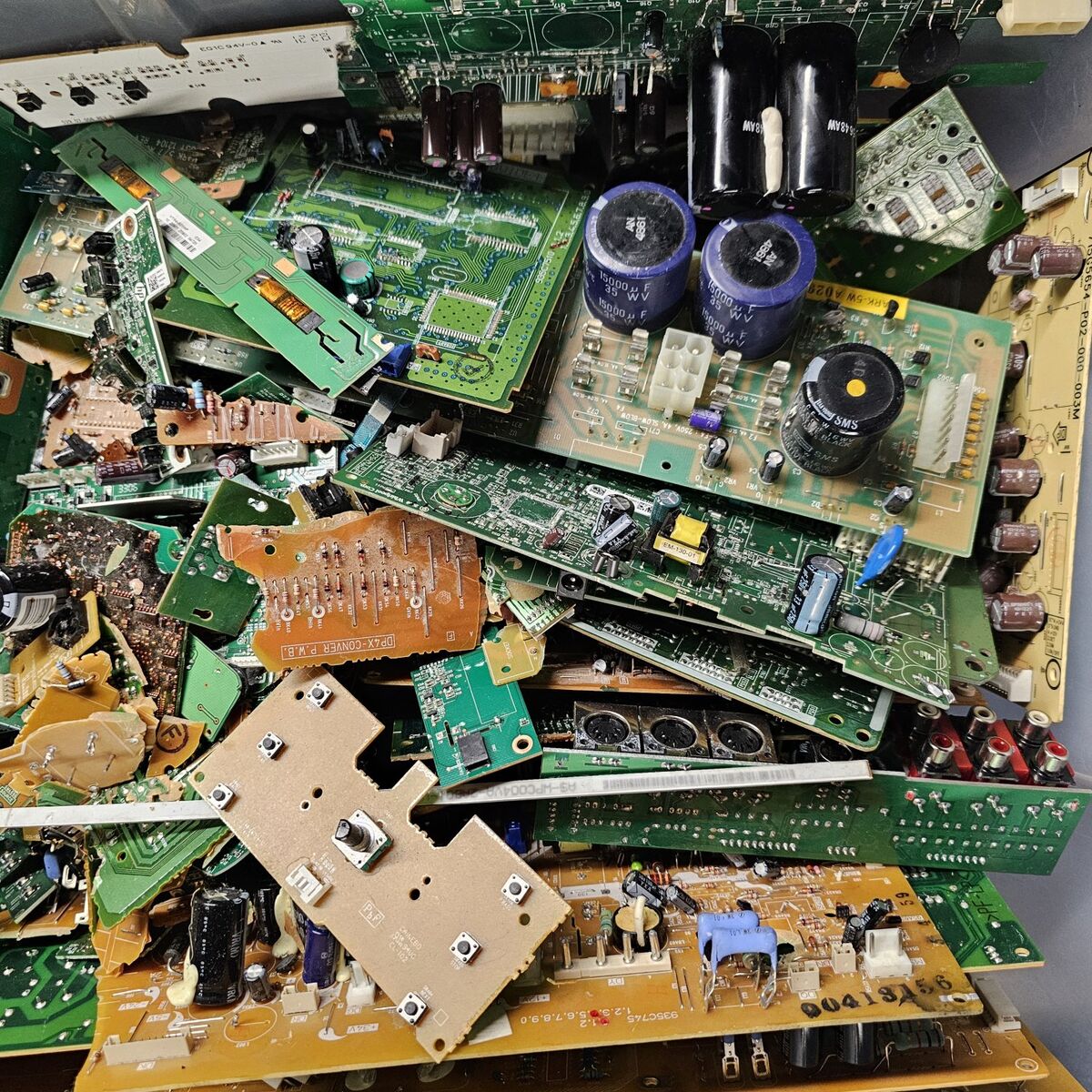 I want your junk TV, computer, ANY electronics!