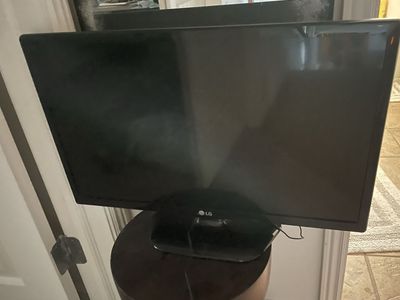 LG 24-Inch Black LED TV - Great Condition