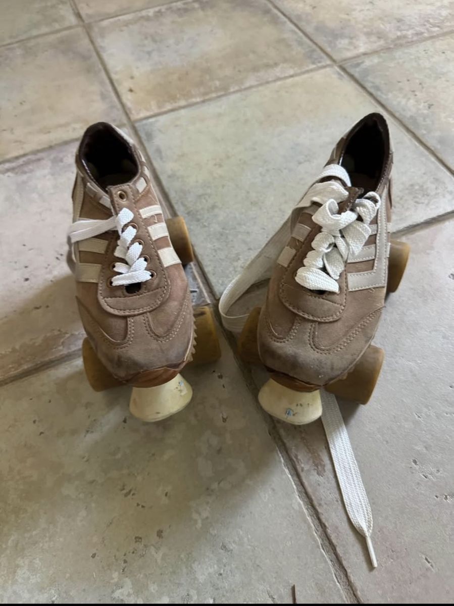 Vintage Brown Suede Low-Top Quad Roller Skates (women US 6)