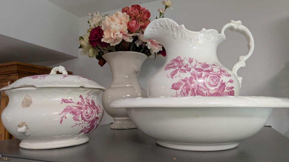 Antique pitcher and wash basin & chamber pot