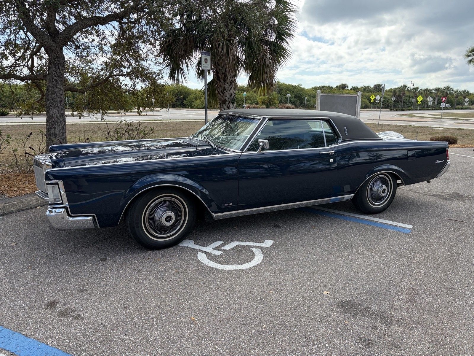 1969 LINCOLN CONTINENTAL Executive