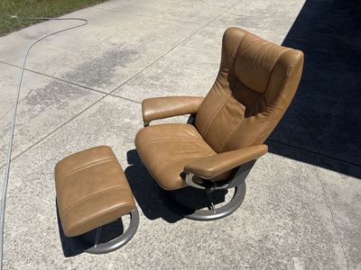 Stressless relax back ekornes recliner leather