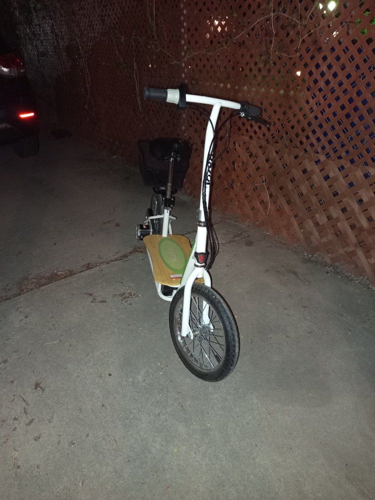 Razor electric scooter for cargo box