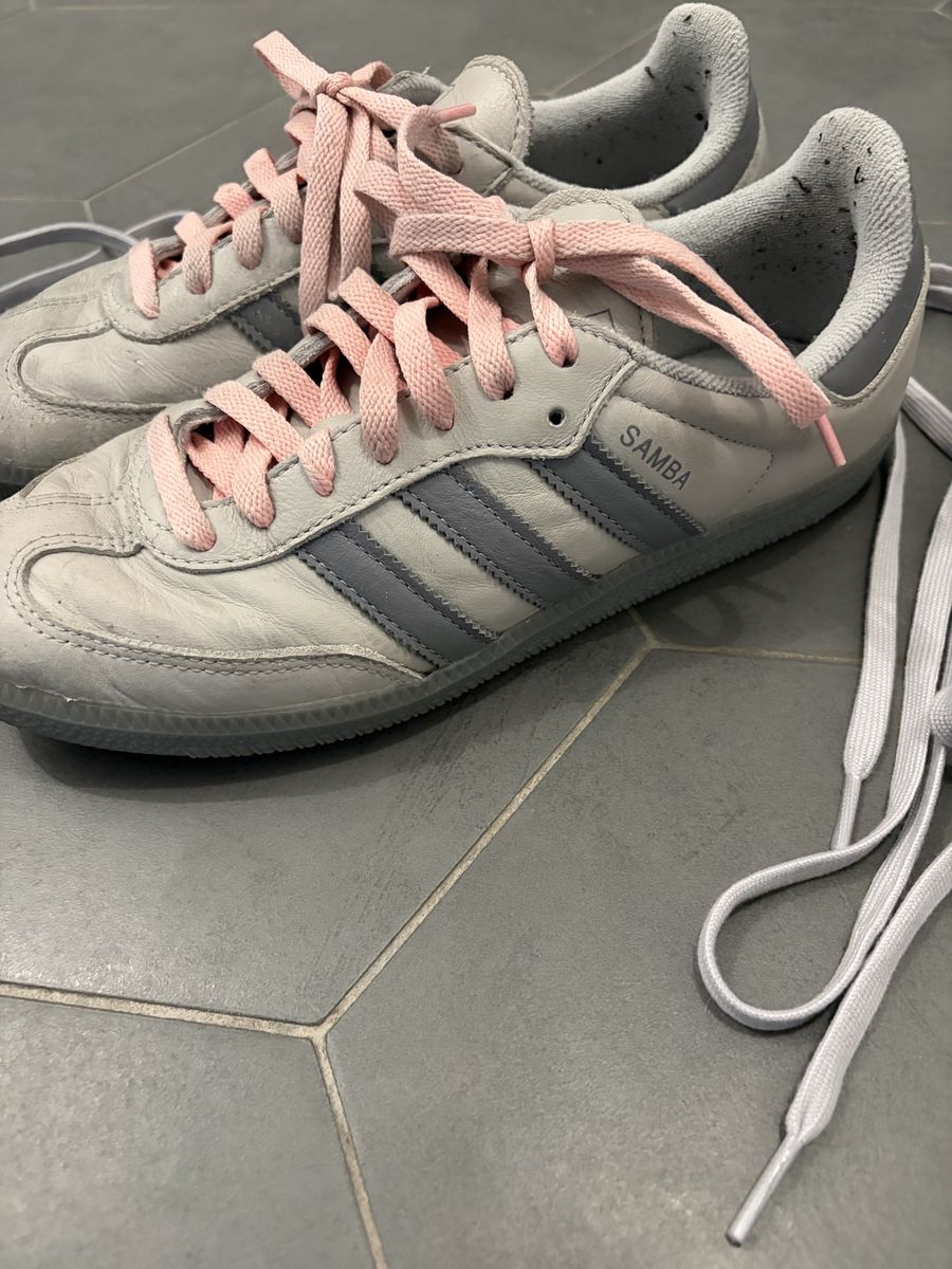 Men’s Sambas Size 7