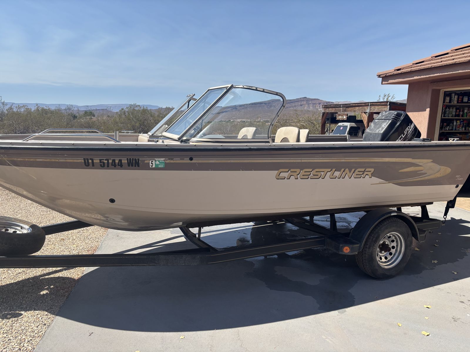 1999 Crestliner Fishing Boat