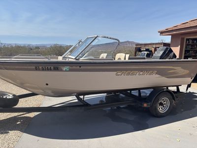 1999 Crestliner Fishing Boat