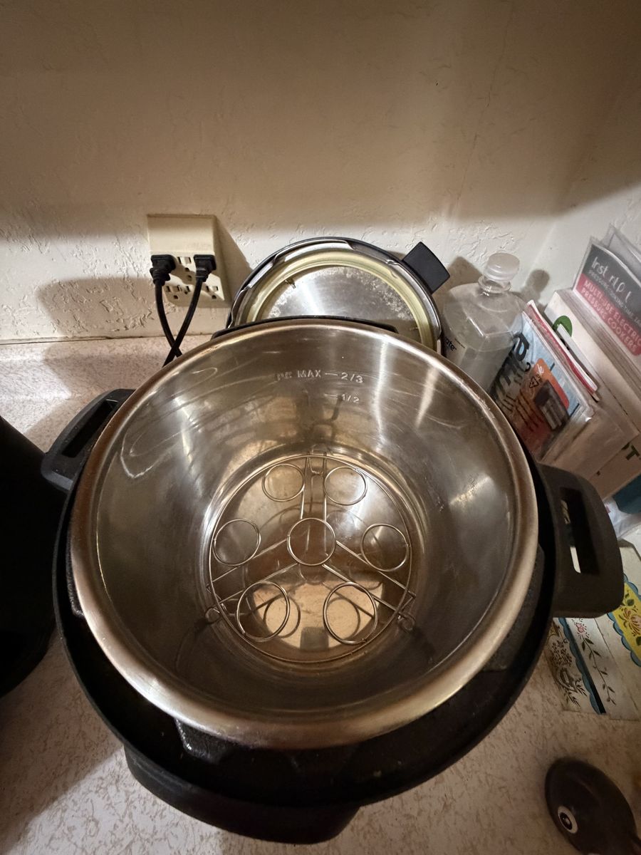Almost new Insta Pot