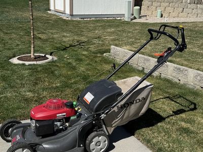 Honda HRX 217 Versamow Lawn Mower