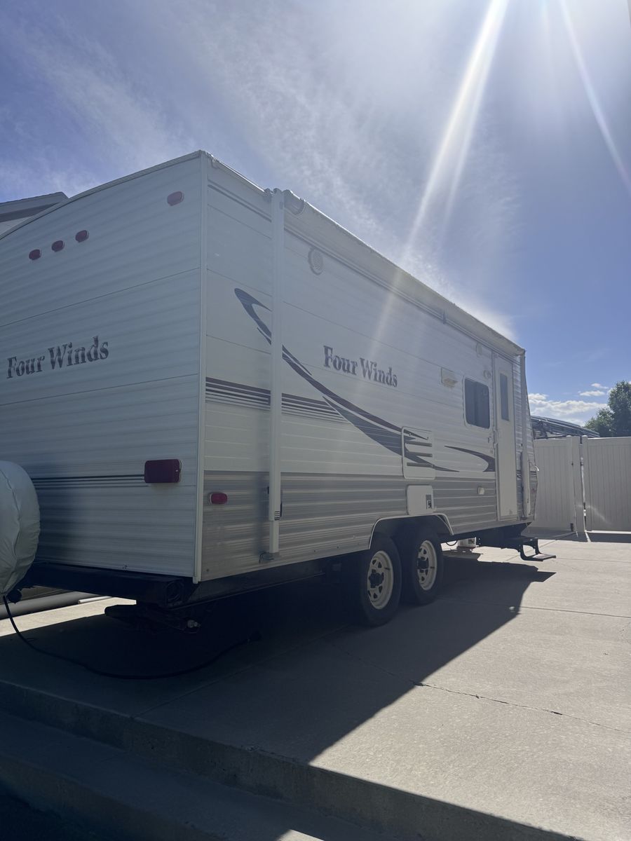 2008 Four Winds travel trailer