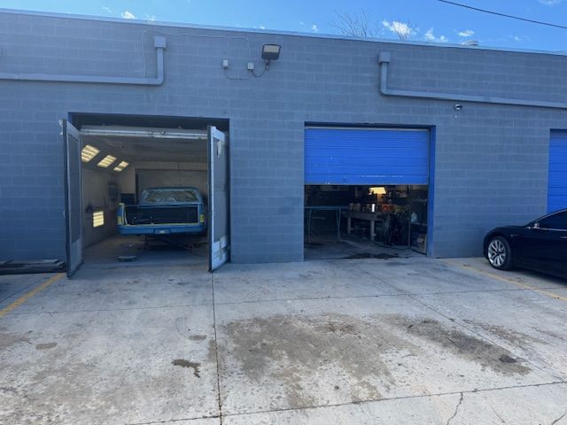 2 Bays with Paint Booth for rent in American Fork