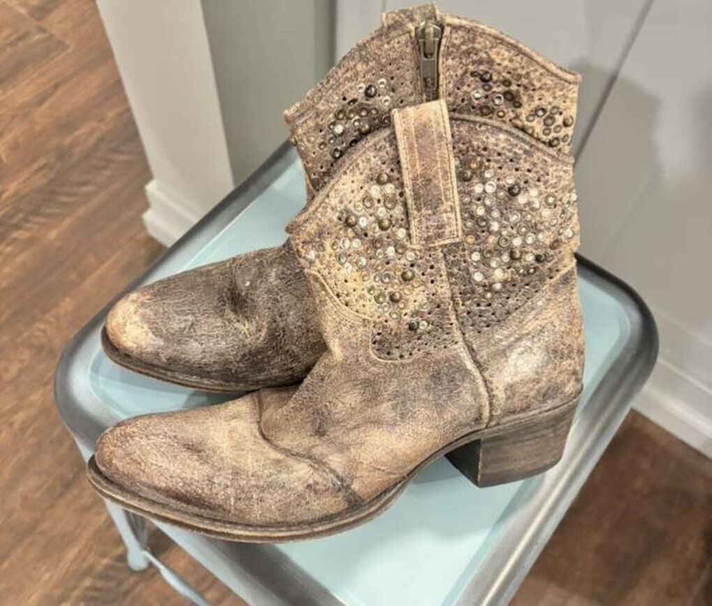 Women's Vintage Frye Boots 7