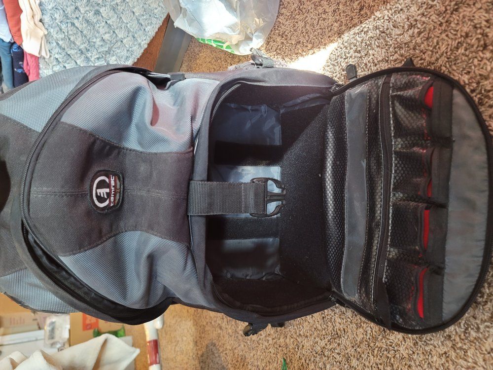 Tamrac Adventure 9 camera and laptop Backpack