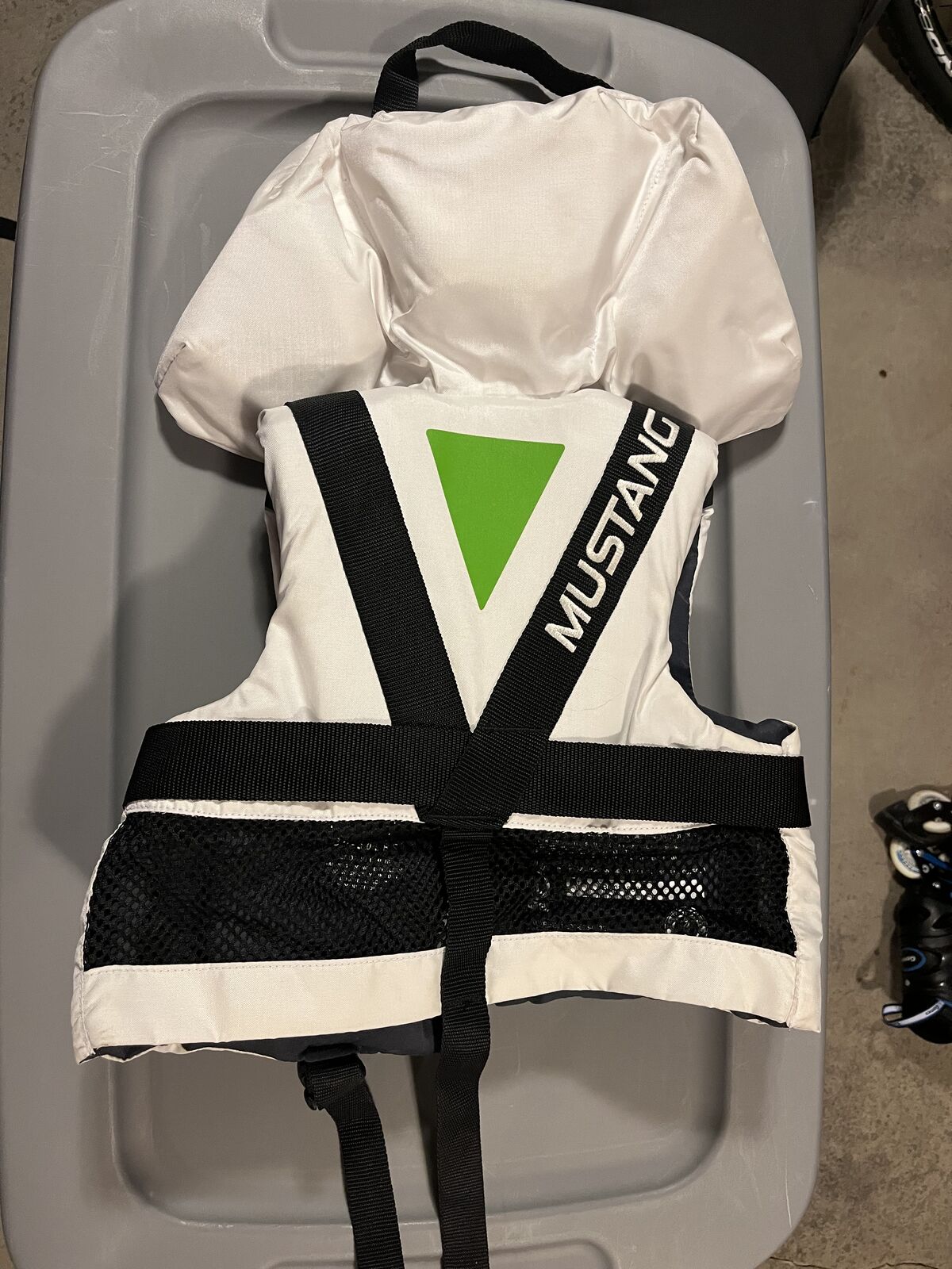 Mustang life jacket for kid