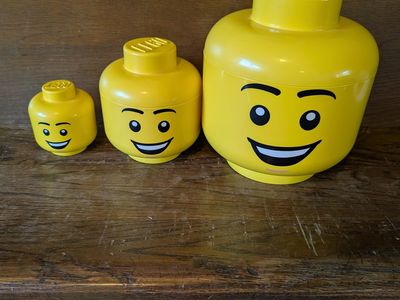 Lego nesting storage heads