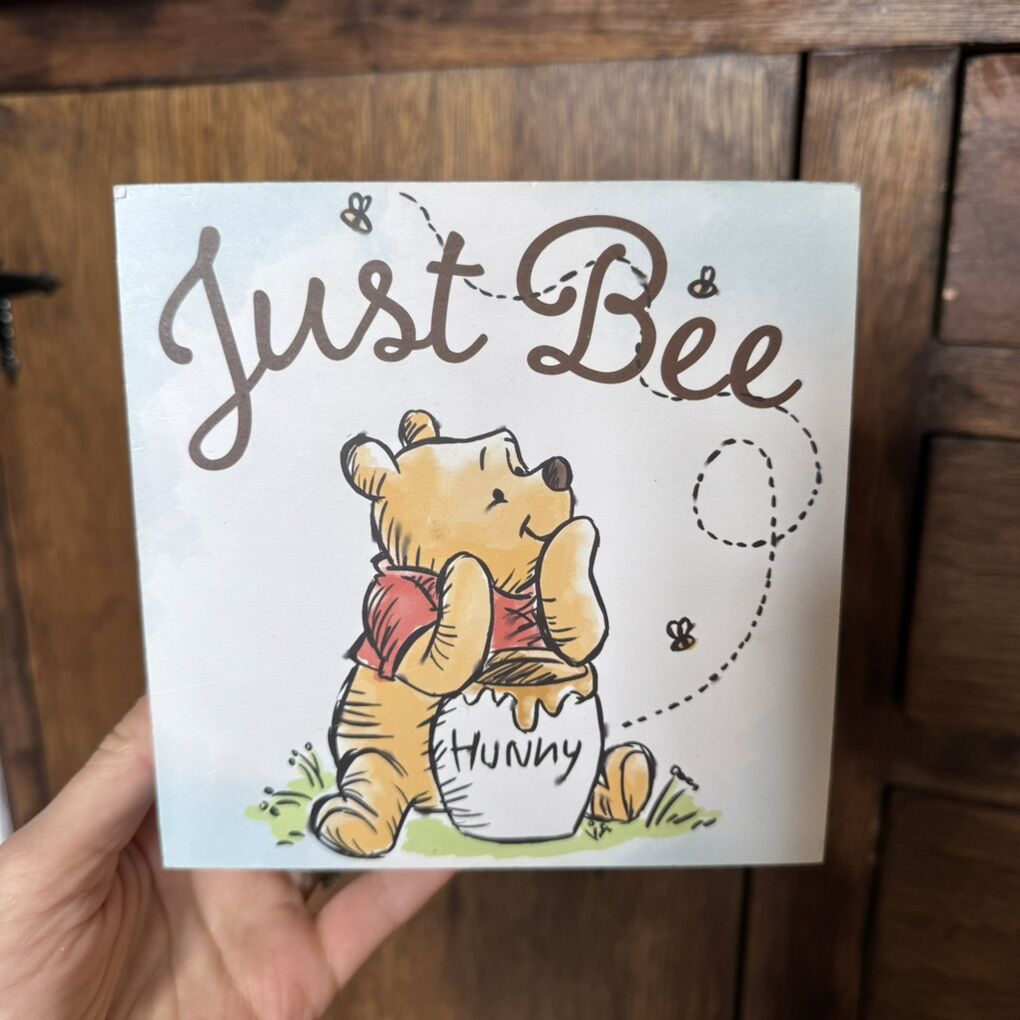 Disney Winnie the Pooh Just Bee Wall Plaque Art