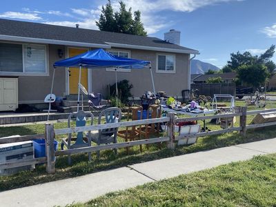 Moving sale