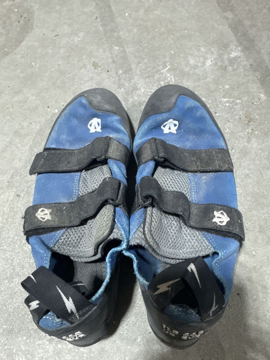 Evolv Defy VTR Climbing Shoes Men's Blue/Black Size US 11.5 EUR 44.5 TRAX Rubber