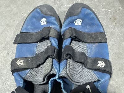 Evolv Defy VTR Climbing Shoes Men's Blue/Black Size US 11.5 EUR 44.5 TRAX Rubber