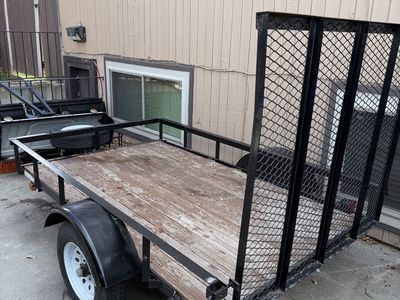 Carry-On Trailer Carry-On 5-ft x 8-ft with spare tire