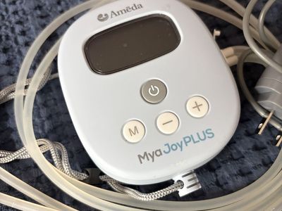 Ameda Mya Joy PLUS breast pump + cold/hot gel breastfeeding pads