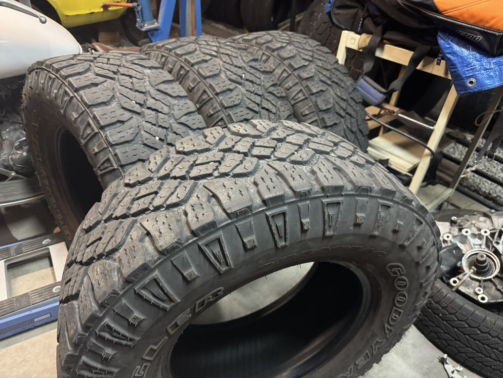4 Used Tires  LT 285/70R17