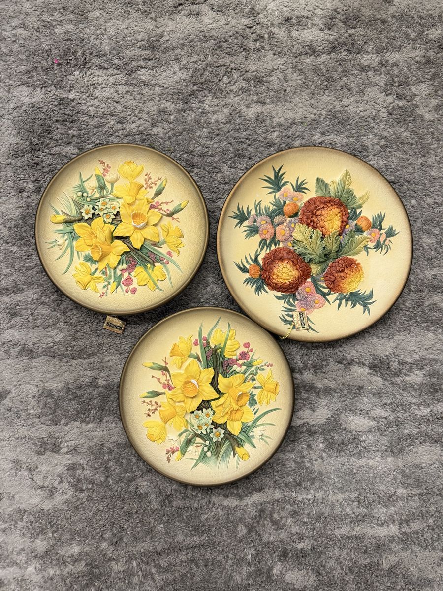Set of 3 Vintage Bossons Hand-Painted 3D Floral Wall Plates Relief Art