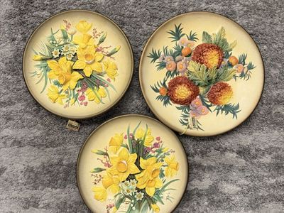 Set of 3 Vintage Bossons Hand-Painted 3D Floral Wall Plates Relief Art