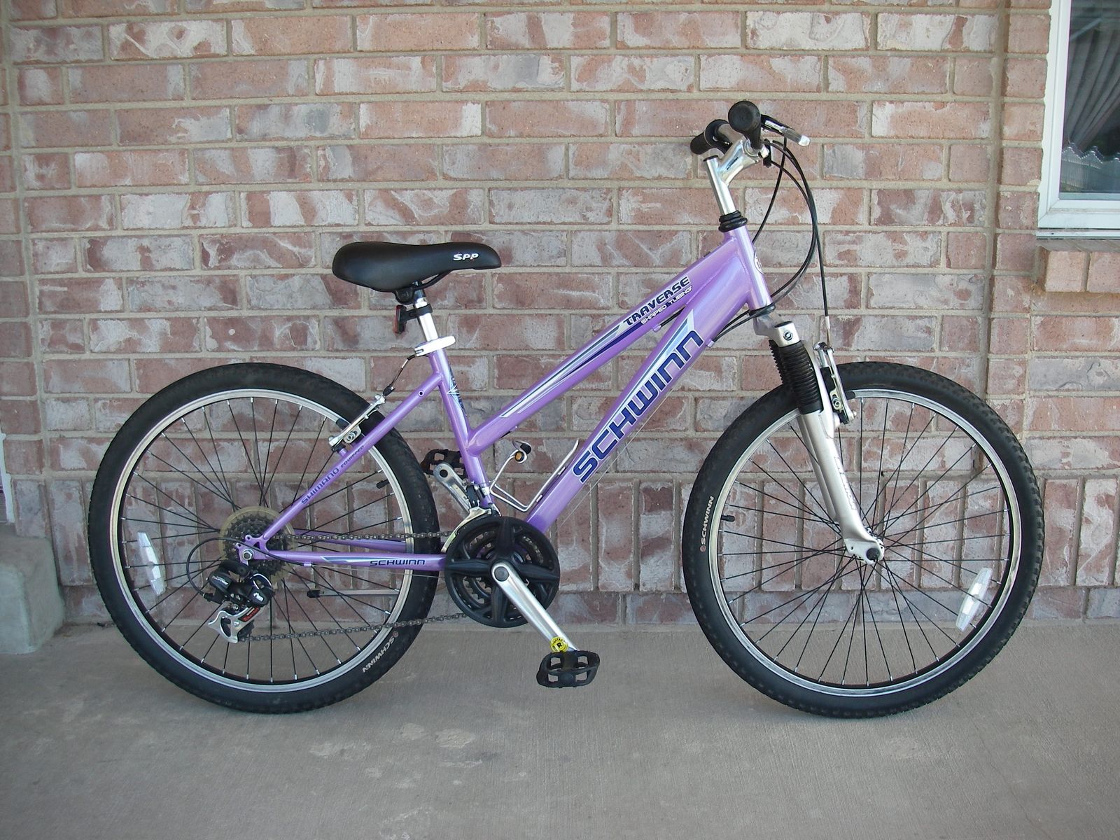 Girls 24" SCHWINN TRAVERSE Mountain Bike, 21-SPEED, Shocks, Purple, Nice, 24 Inch