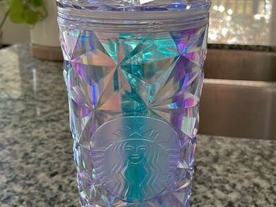 Starbucks Holiday 2023 Iridescent Diamond tumbler